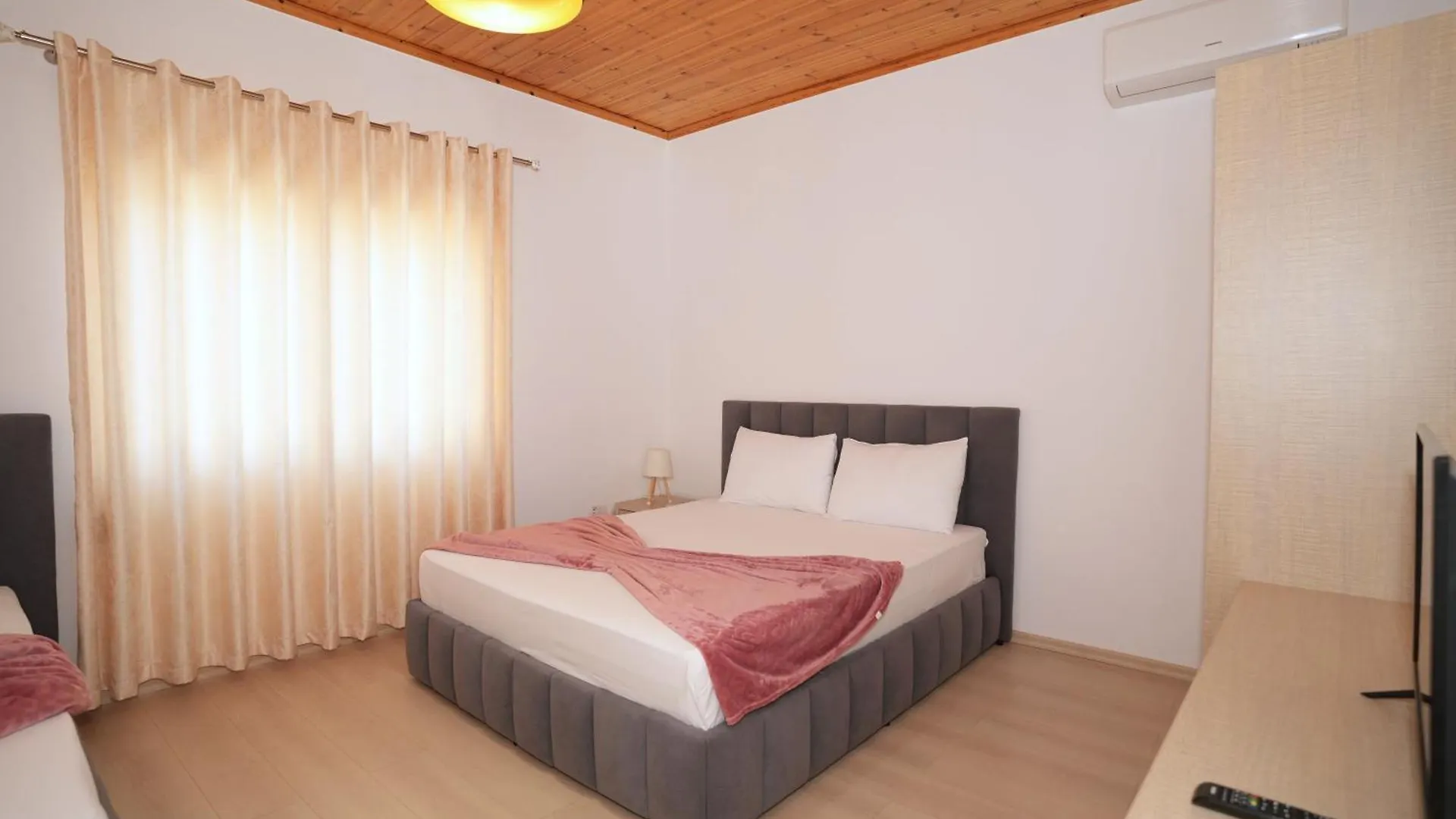 Jons Apartment Gjirokastër Hotel