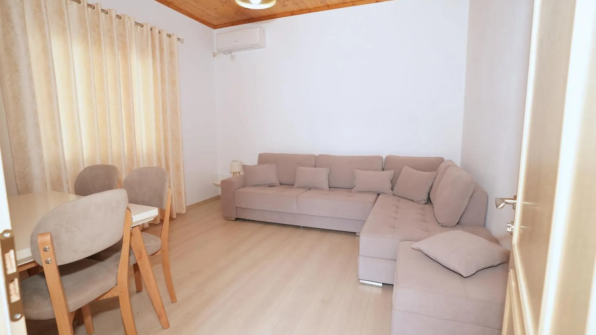 Hotel Jons Apartment Gjirokastër