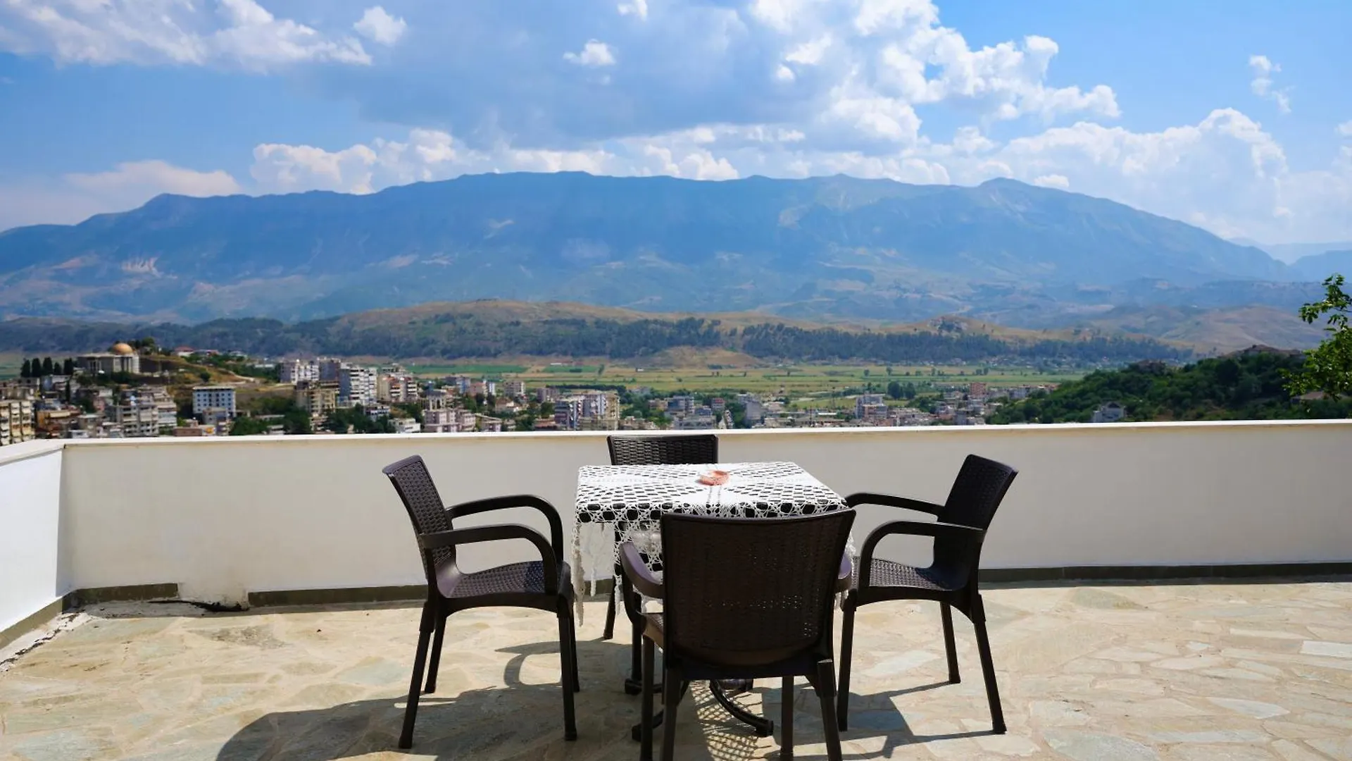 Jons Apartment Gjirokastër Hotel