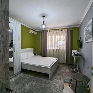https://the-square-apartment.hotels-in-tirana.com