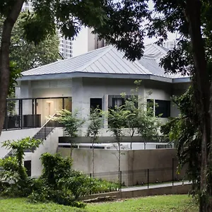 Lloyd's 3*, Singapour Singapour
