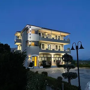 Hotel Selfo, Dervician